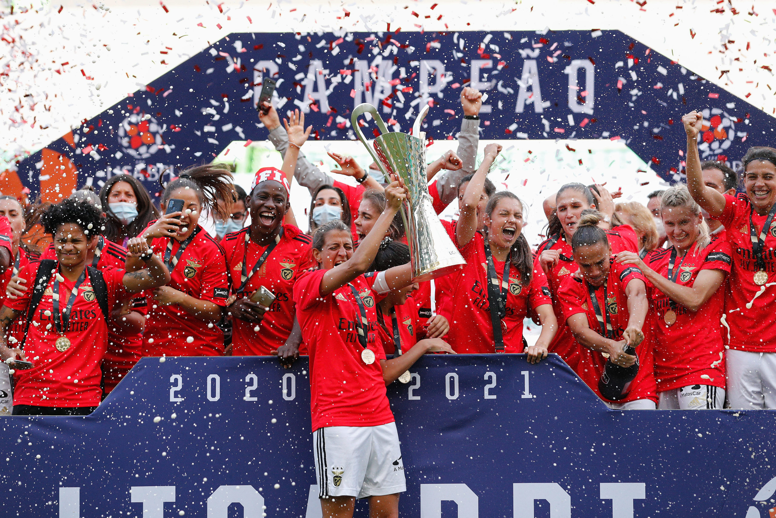FUTEBOL FEMININO: Benfica campeão nacional - LusoAmericano